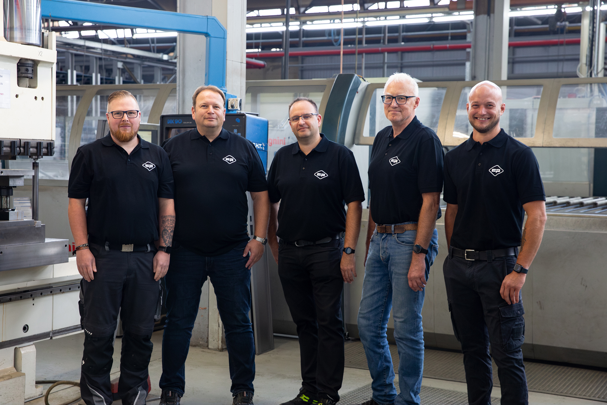 Mitarbeitende von C + P in der Produktion